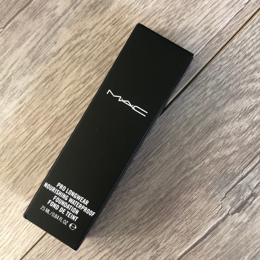 RESERVED Pro Longwear Nourishing Foundation NC42